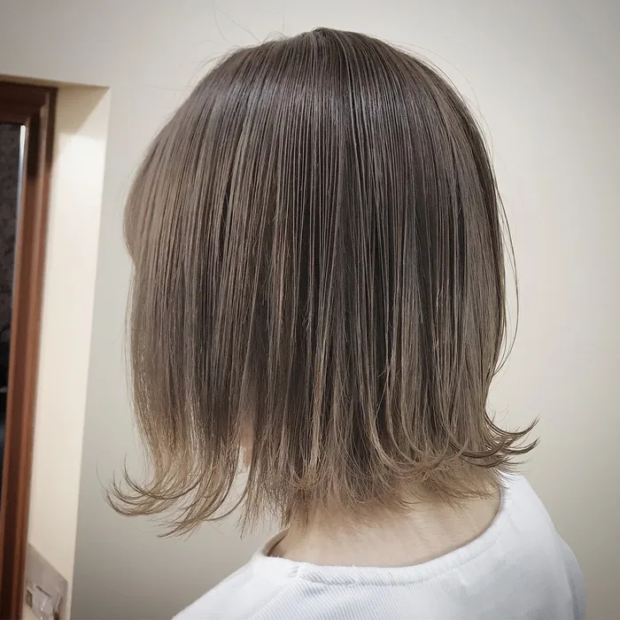 ペールグレージュ
