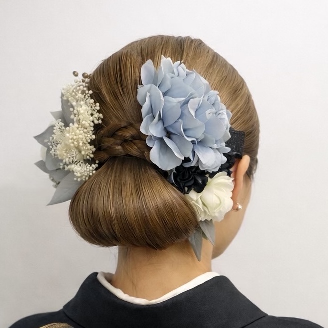 和装ヘアセットの仕上がり・華やかシニヨンアレンジ